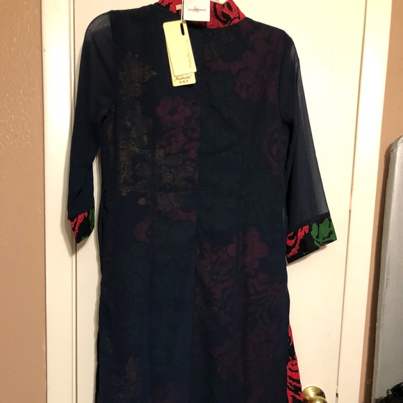 Boutique Navy and Floral Dress - Picture 5 of 7